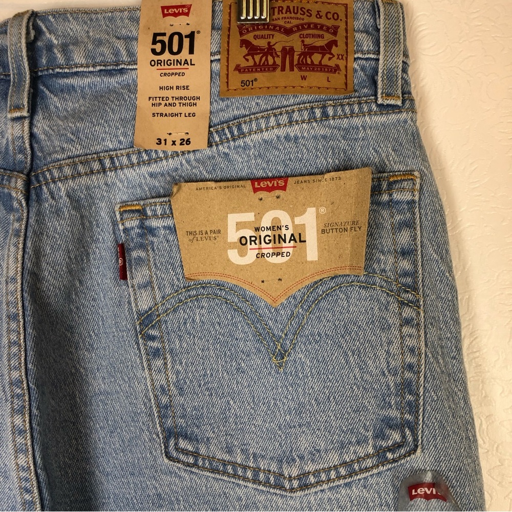 Levi’s 501 Cropped High Rise button Fly size 31 x 26 woman’s light blue wash - Picture 7 of 16